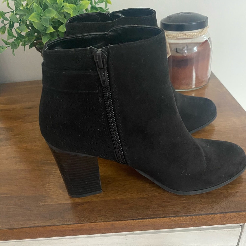 Size 8 black ankle boots